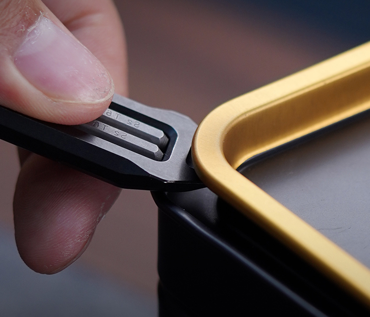 sound column mecha-Big white EDC