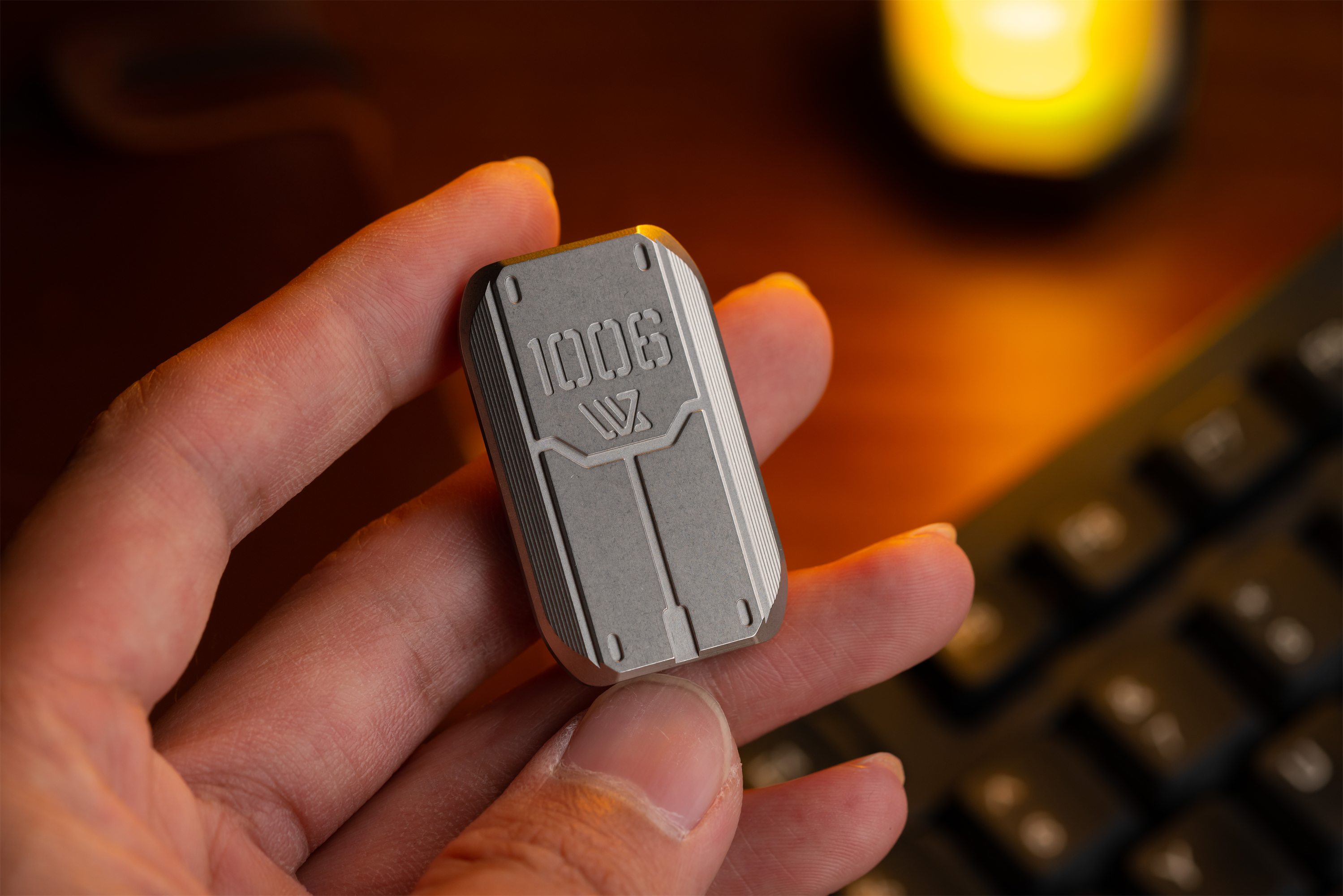 reactive armar shieid slider-Big white EDC