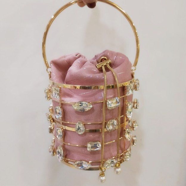 Luxury Diamond Metal Bucket Pearl Handle Women Party Clutch Purses and Handbags Hollow Designer Bag Wedding Chain Shoulder Bag
