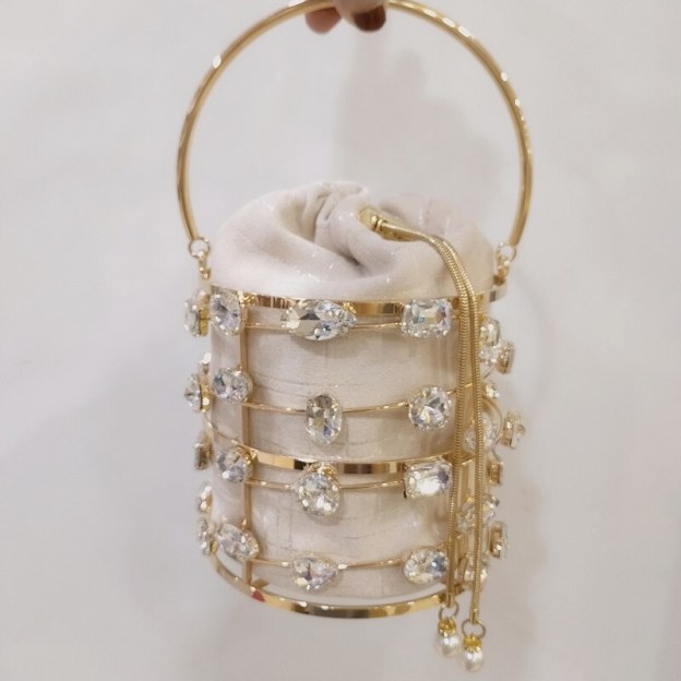 Luxury Diamond Metal Bucket Pearl Handle Women Party Clutch Purses and Handbags Hollow Designer Bag Wedding Chain Shoulder Bag