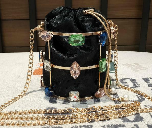 Luxury Diamond Metal Bucket Pearl Handle Women Party Clutch Purses and Handbags Hollow Designer Bag Wedding Chain Shoulder Bag
