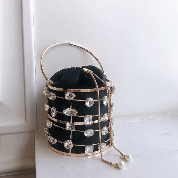 Luxury Diamond Metal Bucket Pearl Handle Women Party Clutch Purses and Handbags Hollow Designer Bag Wedding Chain Shoulder Bag
