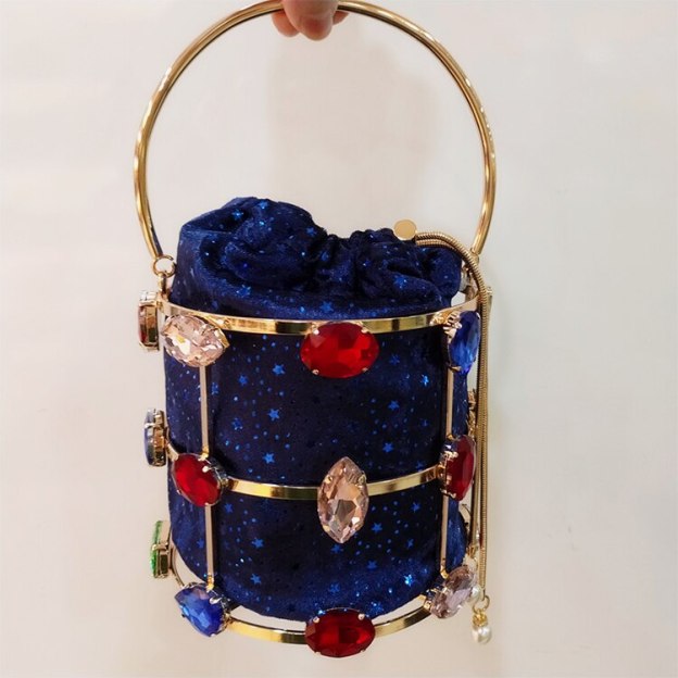 Luxury Diamond Metal Bucket Pearl Handle Women Party Clutch Purses and Handbags Hollow Designer Bag Wedding Chain Shoulder Bag