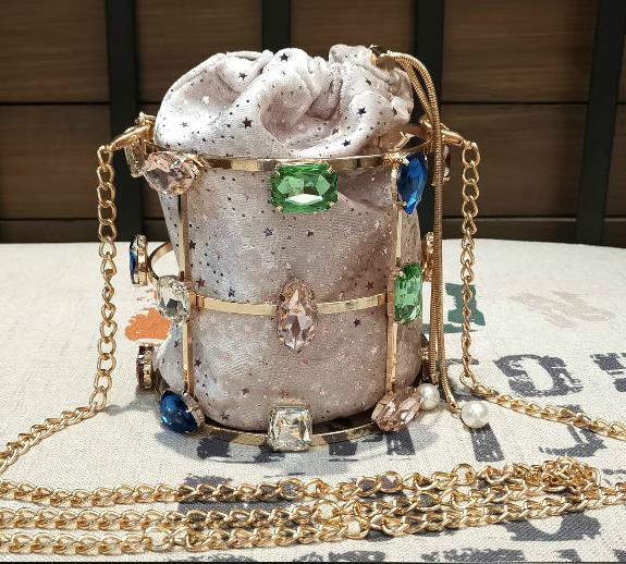 Luxury Diamond Metal Bucket Pearl Handle Women Party Clutch Purses and Handbags Hollow Designer Bag Wedding Chain Shoulder Bag