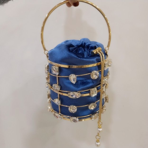 Luxury Diamond Metal Bucket Pearl Handle Women Party Clutch Purses and Handbags Hollow Designer Bag Wedding Chain Shoulder Bag