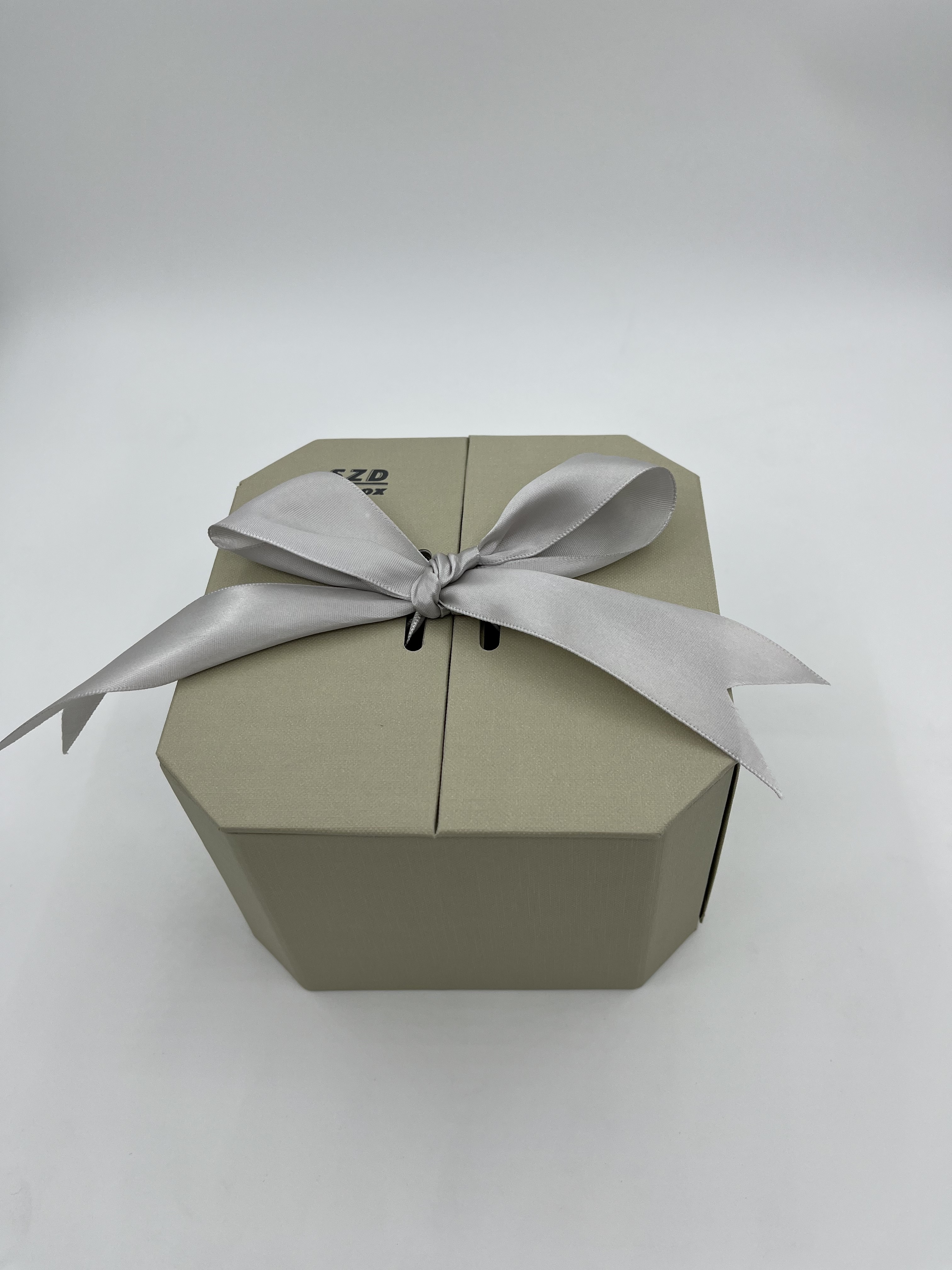 SZDbooox Medium Birthday Gift Box with Lids, Ribbon and Tissue Paper,