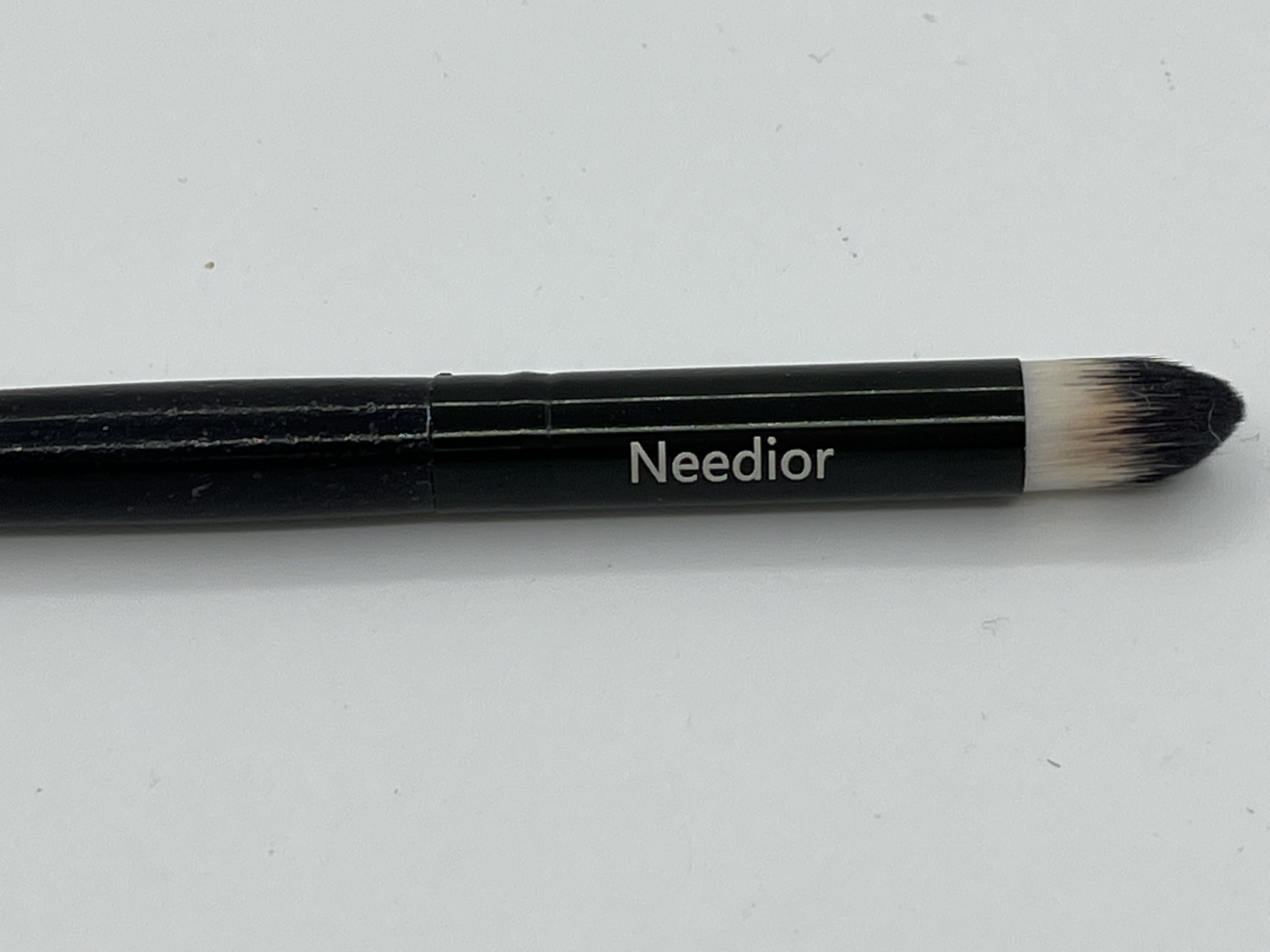 Needior Makeup Brush Angled Flat Foundation Brush for Liquid Makeup Wi
