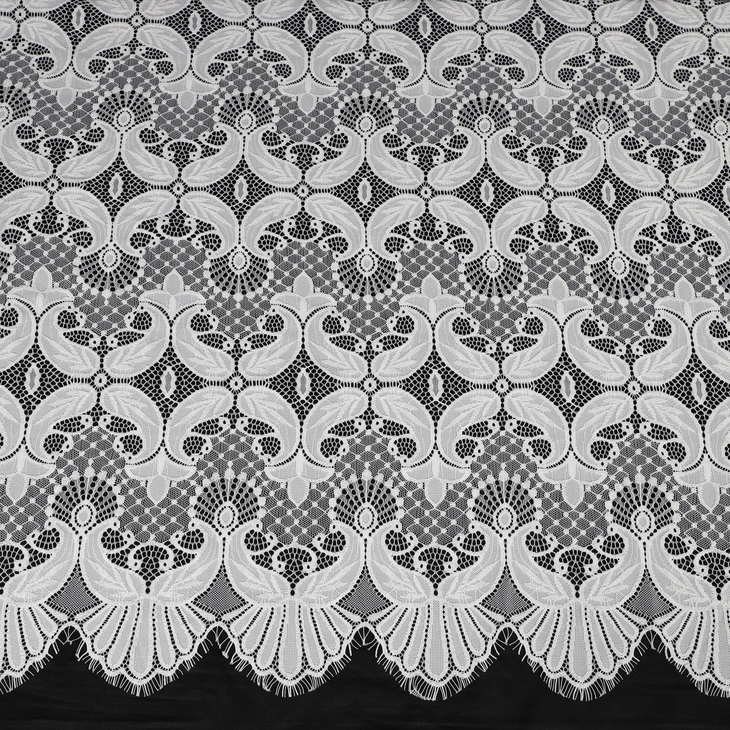 Yanzi off-white French chantilly eyelash lace fabric (59-621）