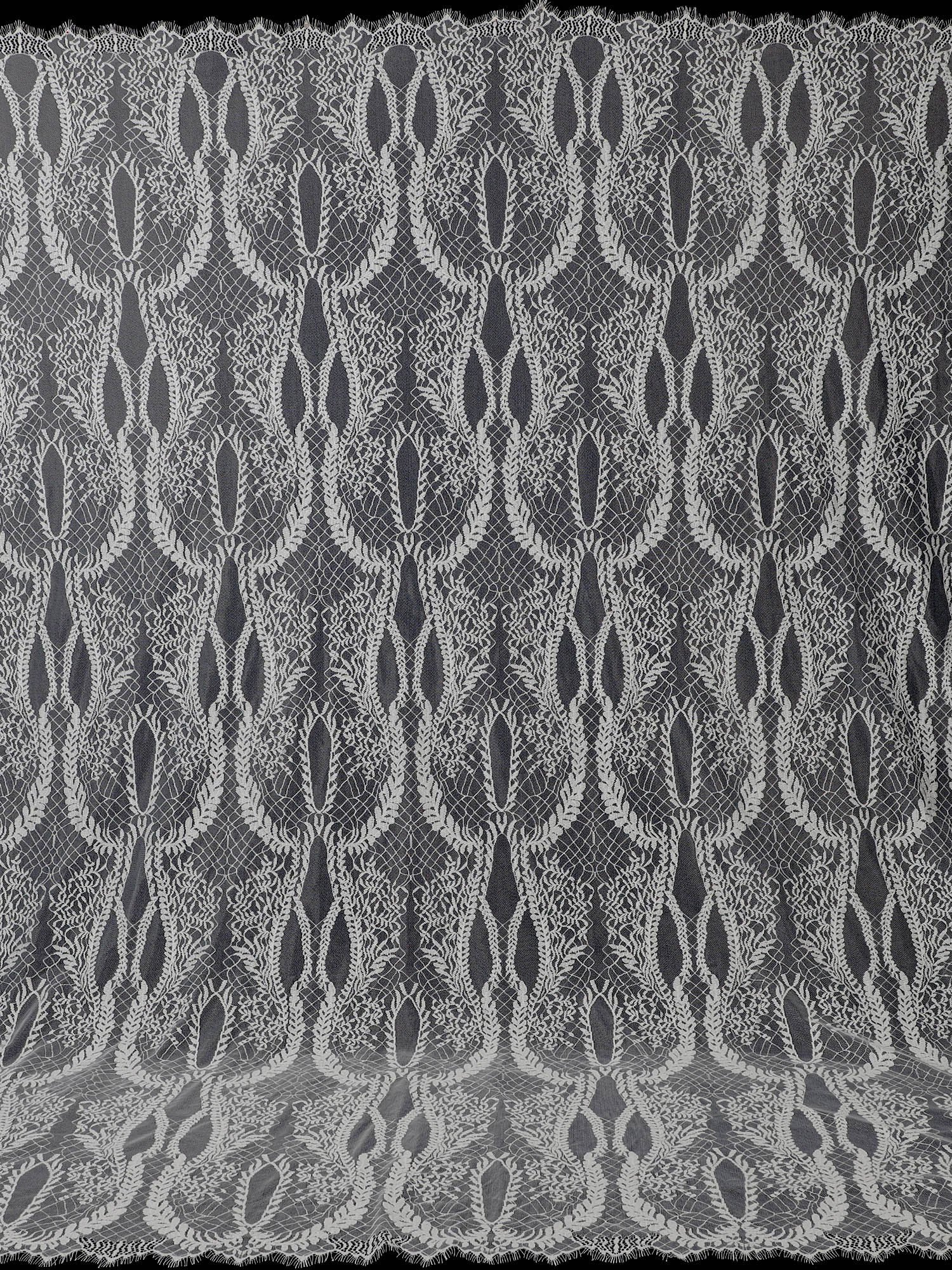 Yanzi off-white French chantilly eyelash lace fabric (59-616）