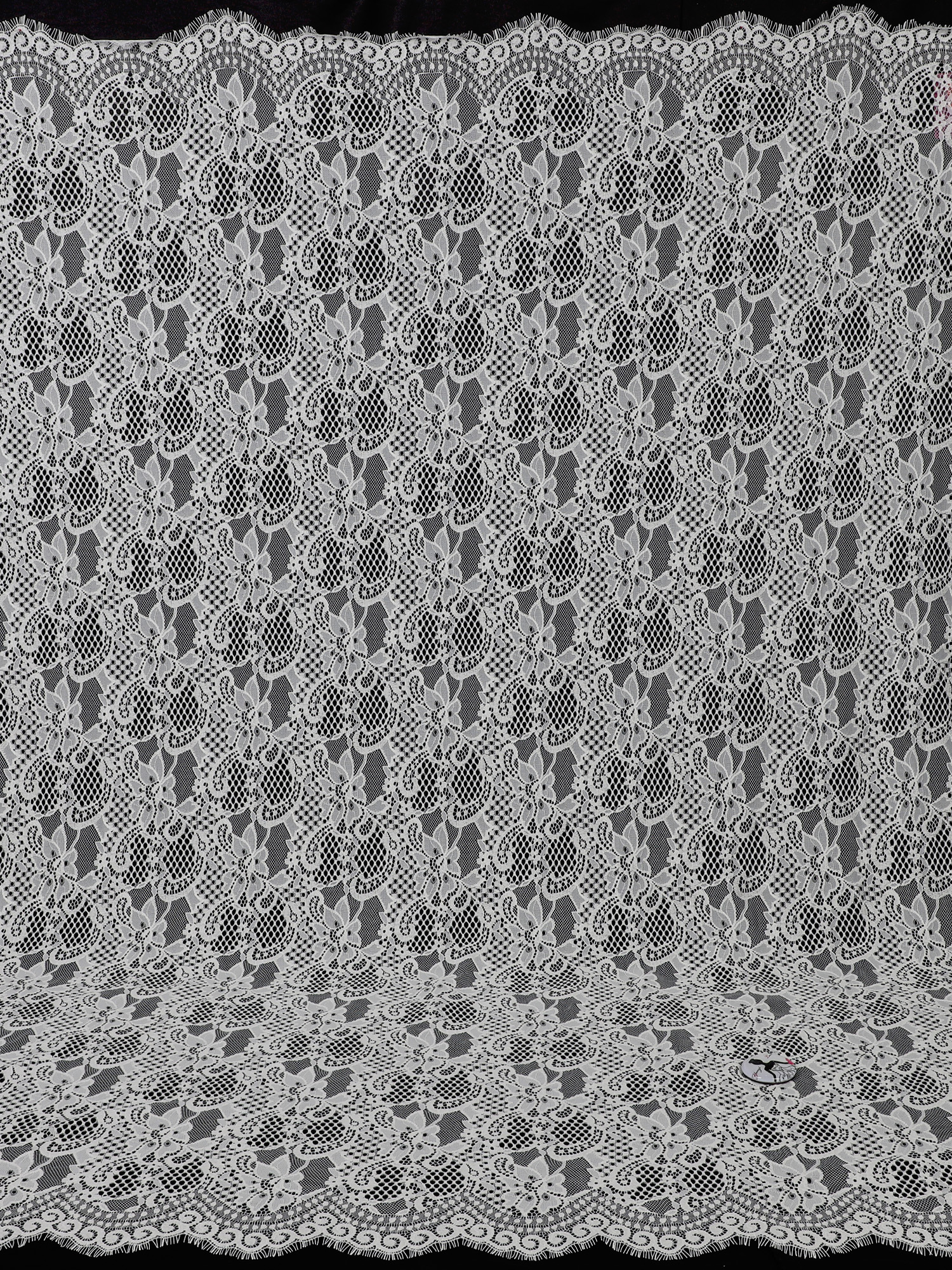 Yanzi off-white French chantilly eyelash lace fabric (59-615）