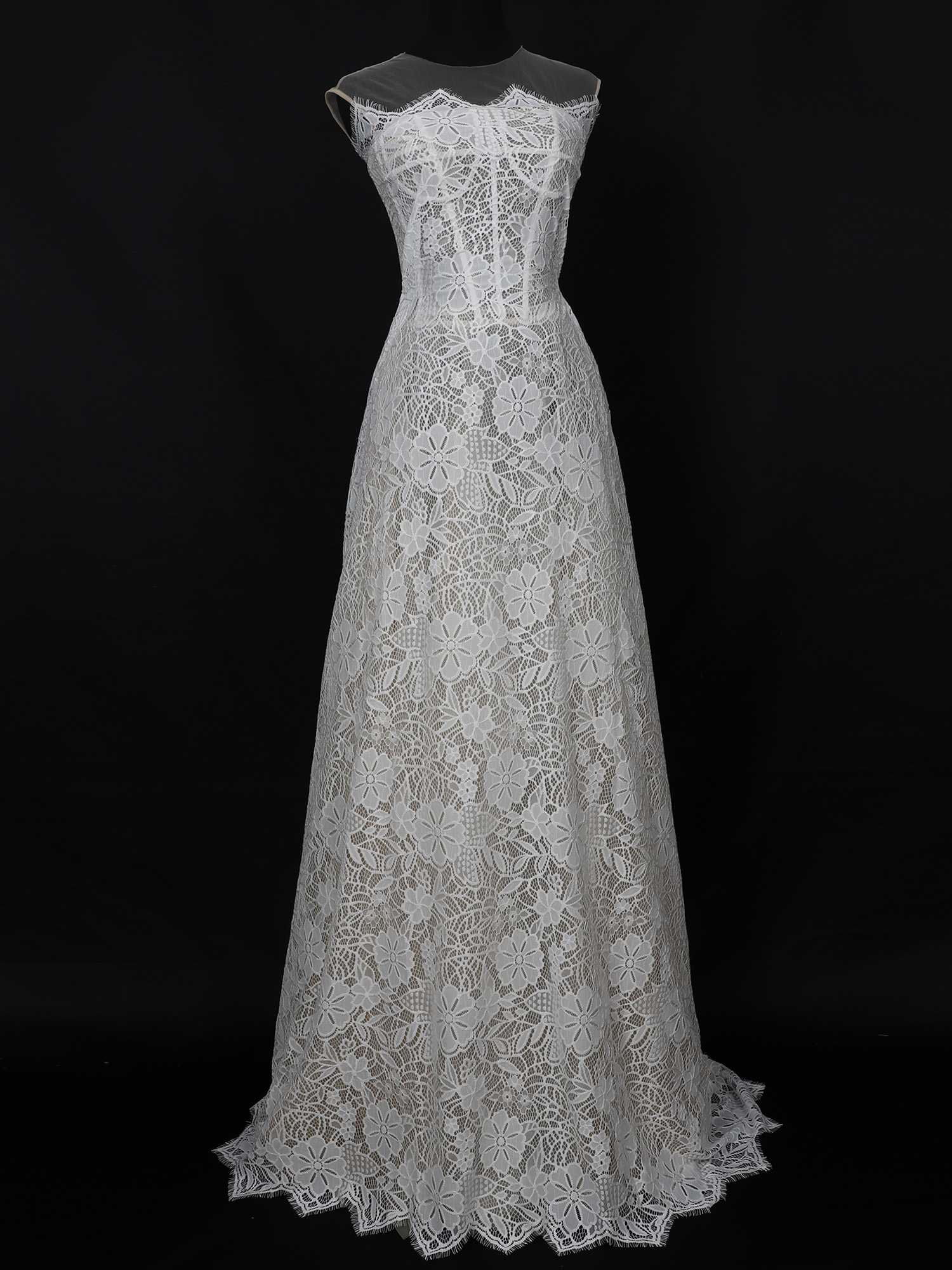 Yanzi off-white French chantilly eyelash lace fabric (59-670）