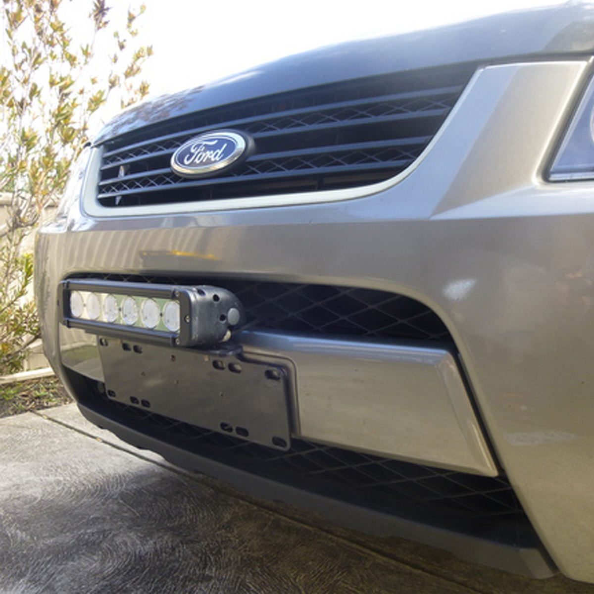 WOWLED Universal License Number Plate Frame, Aluminium Alloy Mounting Bracket Holder for Offroad Driving LED Light Bar and Work Lamps Truck Camp 4X4, Black