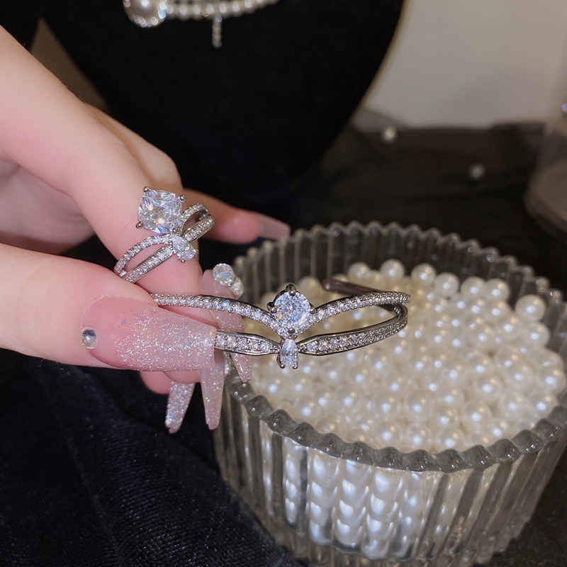 Brilliant Party~Light Luxury and Exquisite Zircon Ring with Small Design, Super Sparkling Accessories