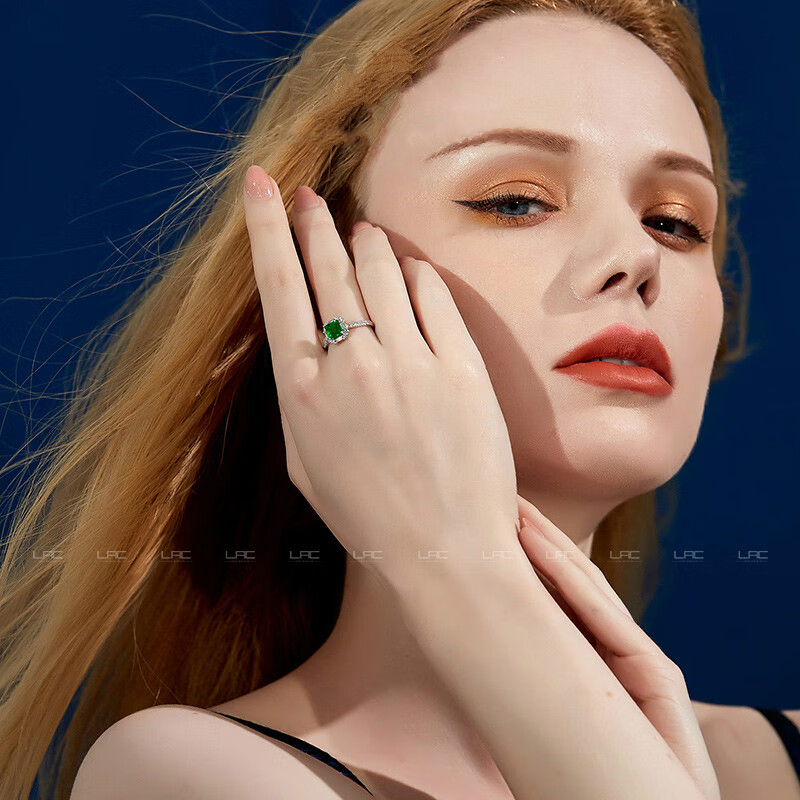 Natural emerald ring for women colored gemstone selection 2.320 carats