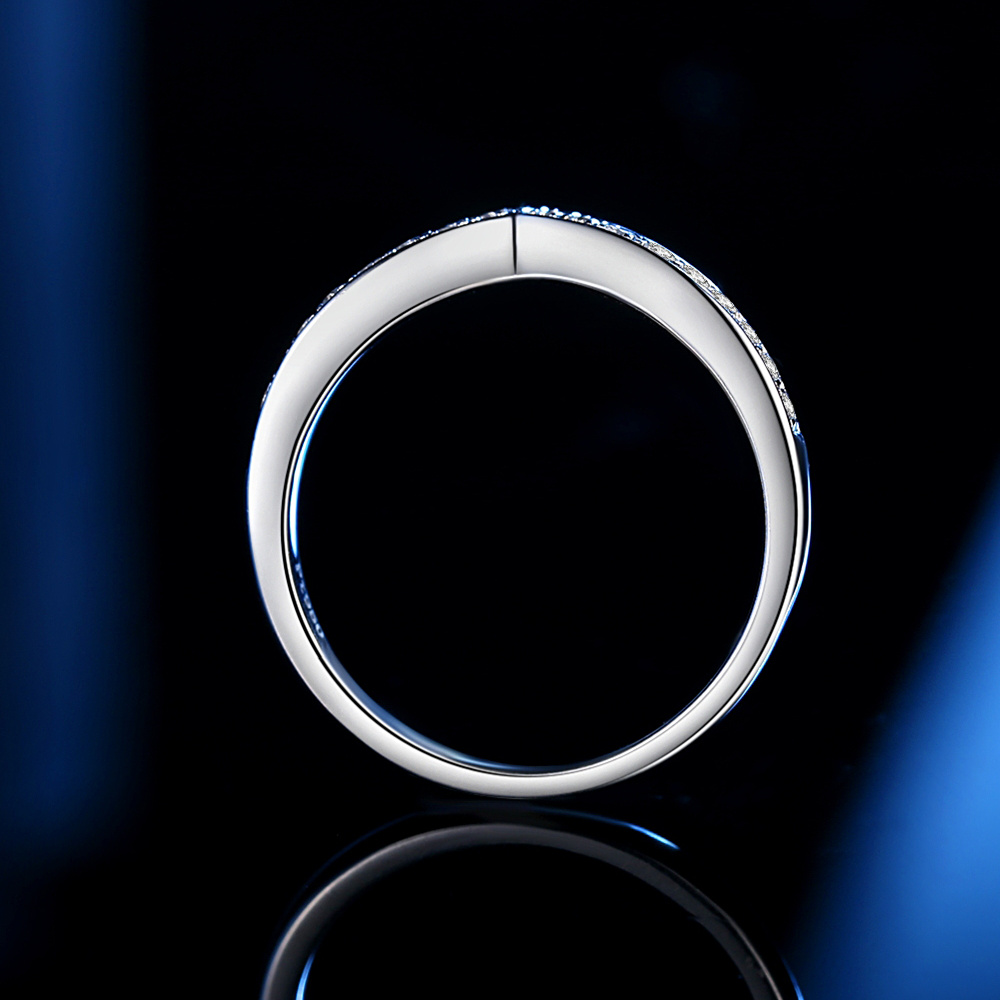 V-shaped row of diamond ring for women, a gift for girlfriend, beautiful gift box packaging, size can be freely adjusted