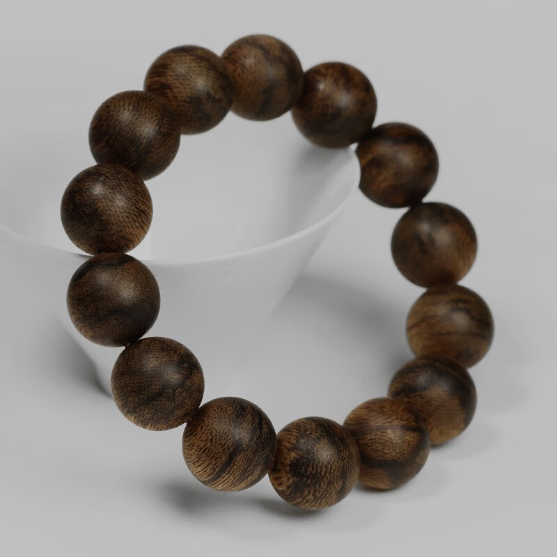 Submerged floating Vietnam Huaian soft silk chennan species old material sinker string Buddha beads collection grade