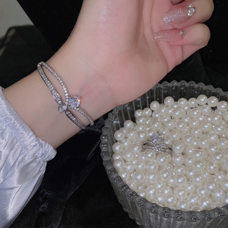 Brilliant Party~Light Luxury and Exquisite Zircon Ring with Small Design, Super Sparkling Accessories