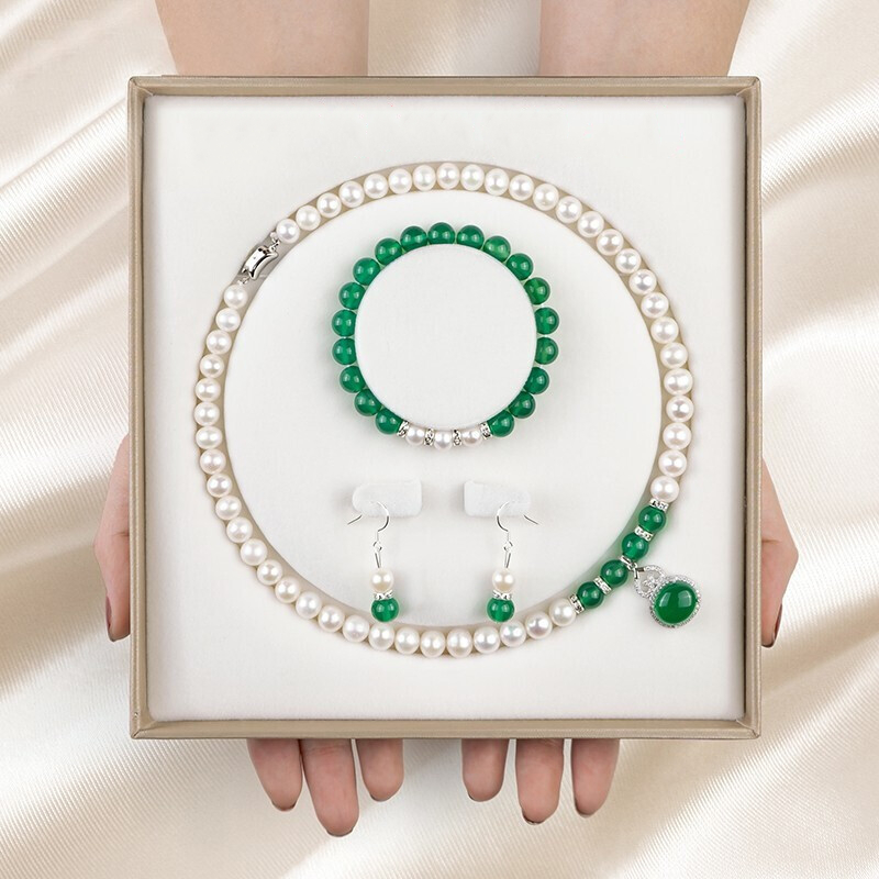 Pearl necklace for mom Gift for mom Green onyx + natural pearls + earrings Three pieces set gift box