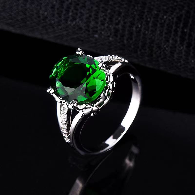 Certified Emerald-cut Natural Emerald Ring in 18k White Gold with Diamond,  (2.52 carats total weight)，freely adjustable in size.