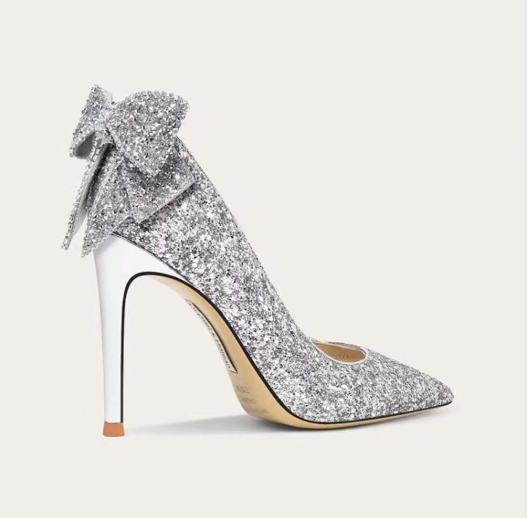 The latest trend of crystal shoes princess high heels shiny crystal decoration Valentine's Day gift, wedding shoes, please contact customer service for the required size