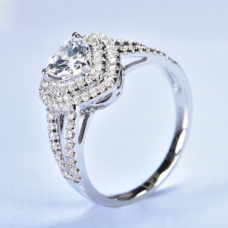 Heart-shaped diamond ring 18K white gold diamond ring Proposal ring