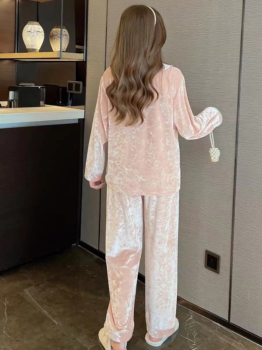 Autumn and winter warm pajamas