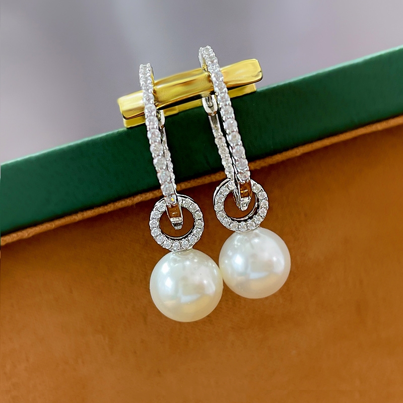 High-class feeling light luxury strong light Australia white pearl earrings