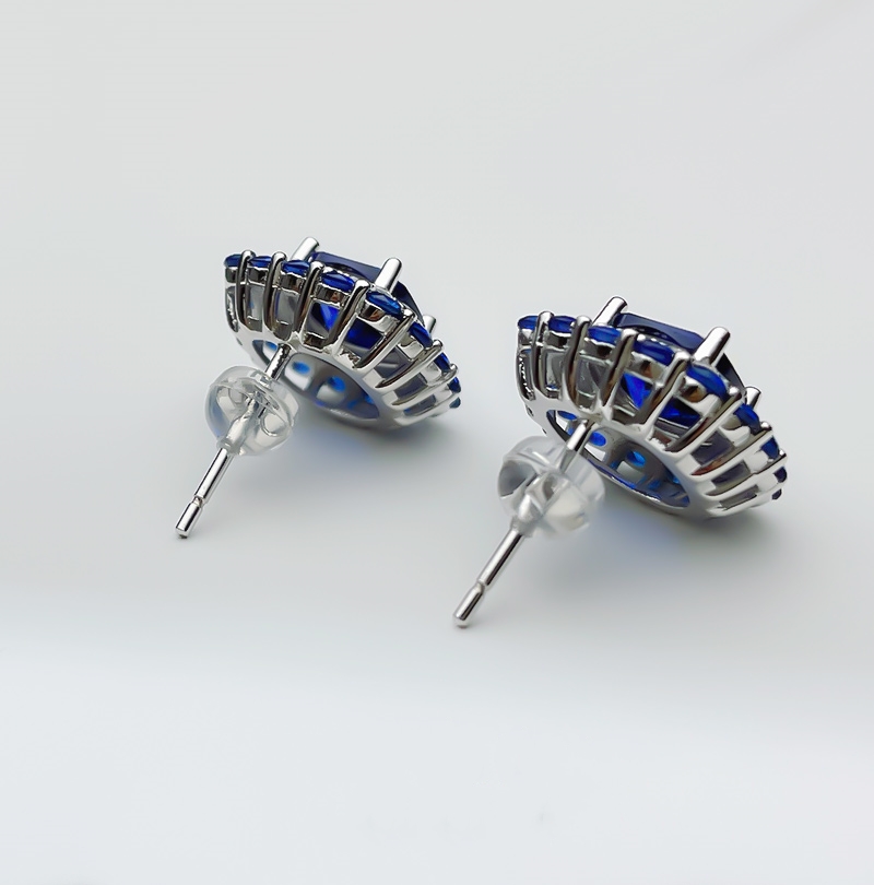 High Definition Sapphire Earrings with Vintage Diamond