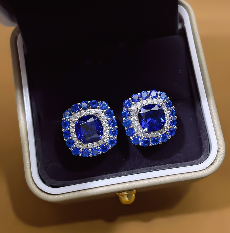 High Definition Sapphire Earrings with Vintage Diamond