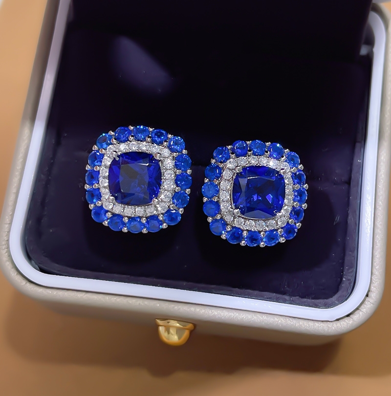 High Definition Sapphire Earrings with Vintage Diamond