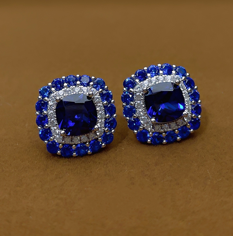 High Definition Sapphire Earrings with Vintage Diamond