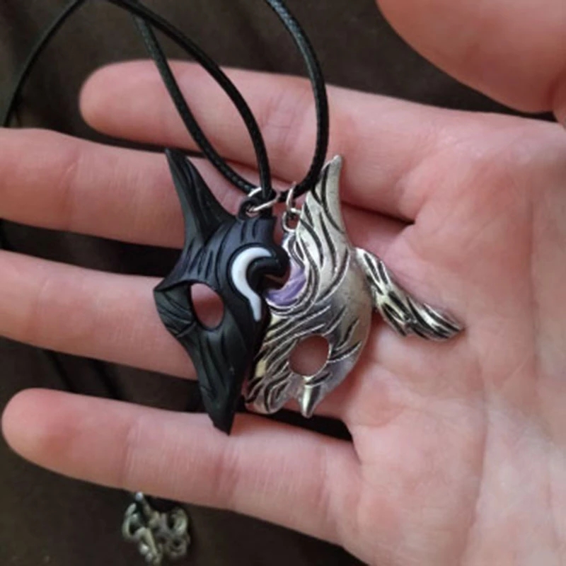 Splice necklace