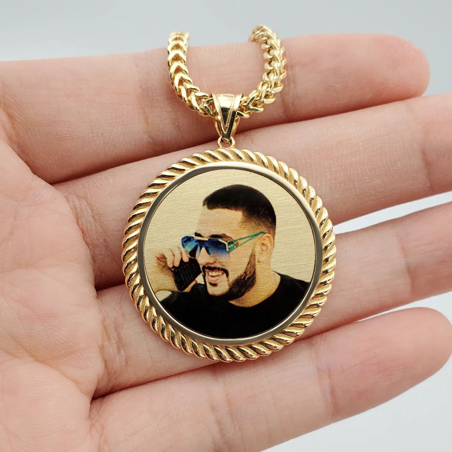 Personalized Custom Personalized Round Photo Rope Frame Custom Picture Necklace – silviax