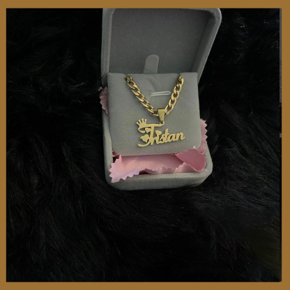 Crown Heart Nameplate Personalized Custom Name Necklace