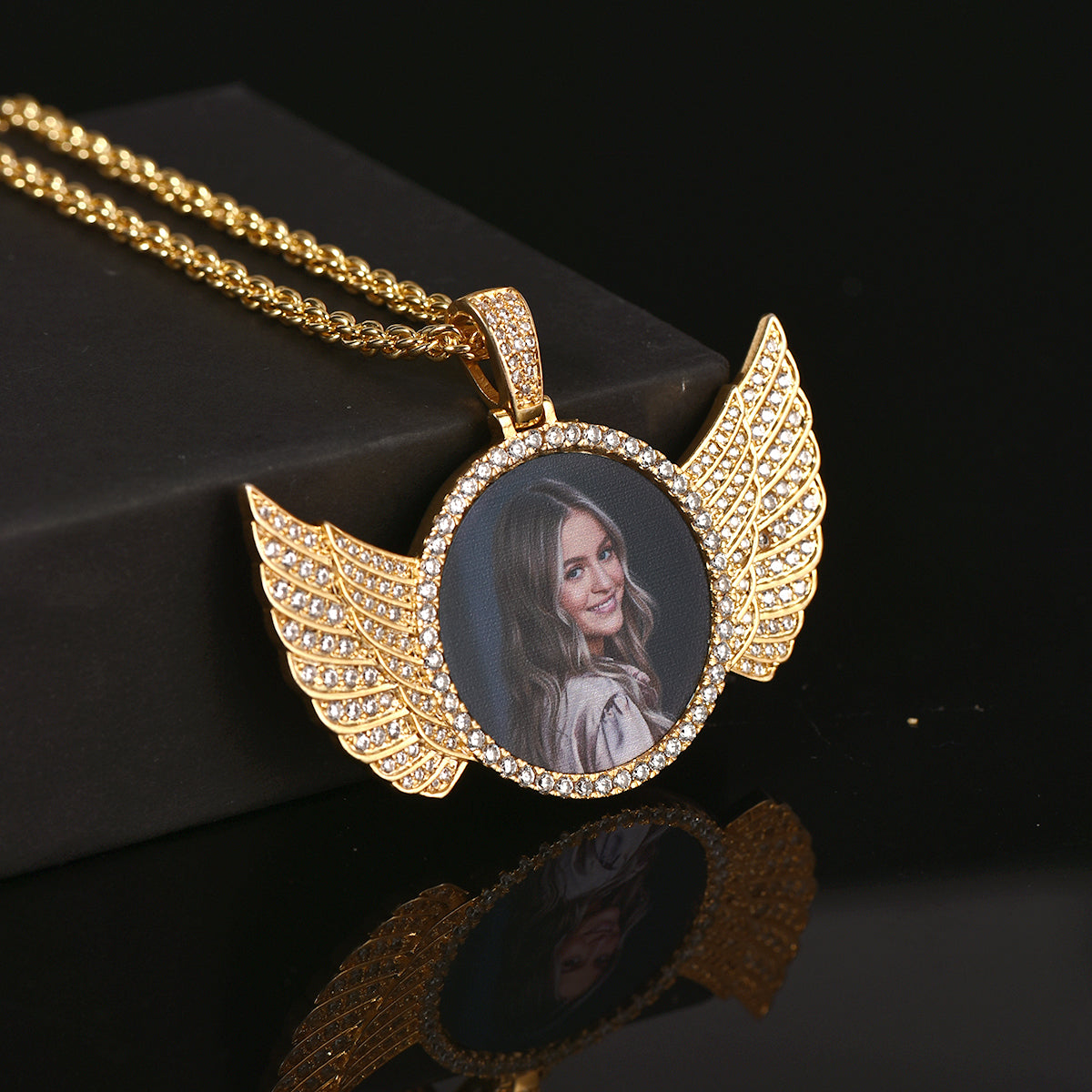 Angel Wings Round Pendant Customized Gold Plated Photo Necklace-silviax