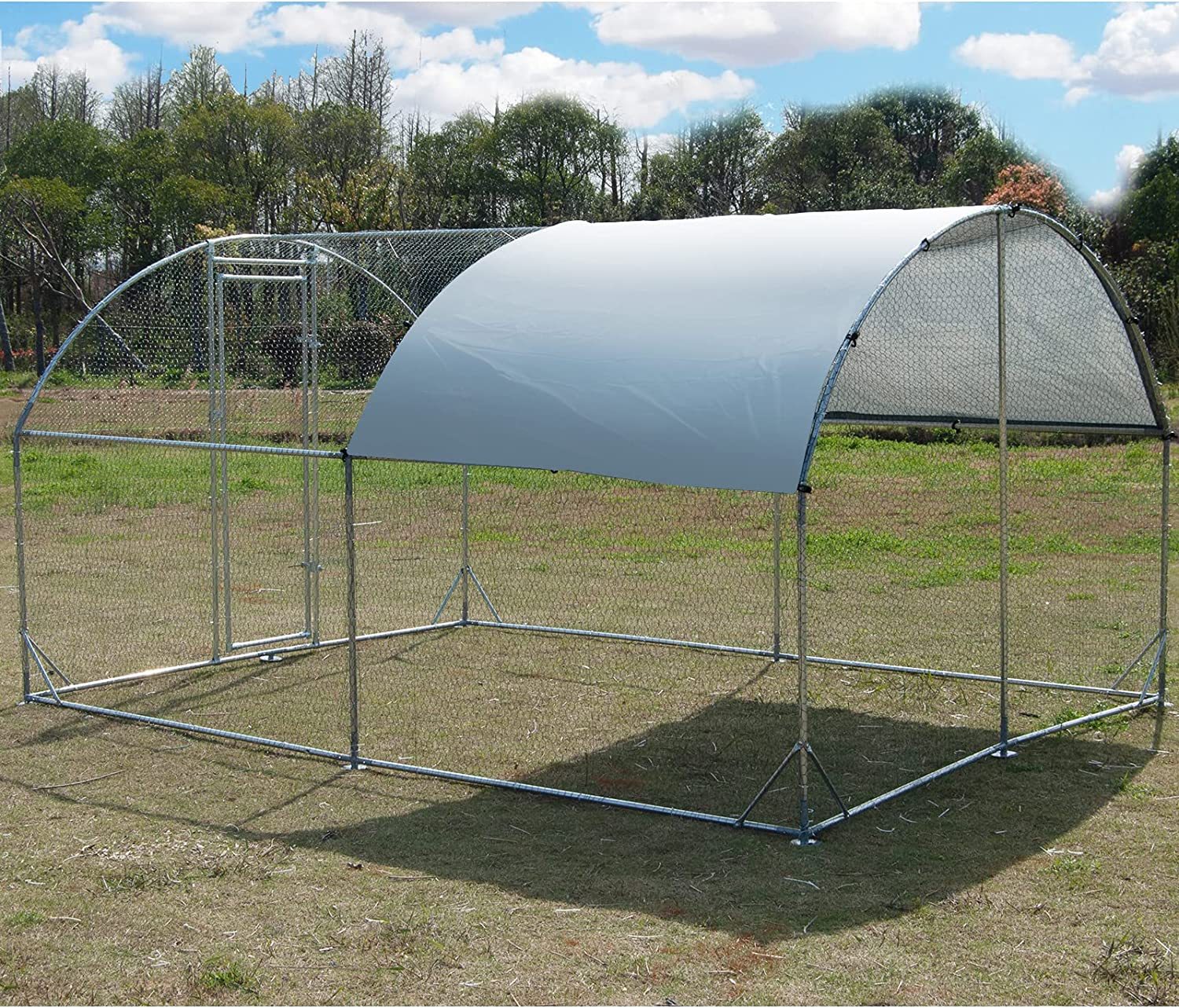 Domeshaped chicken coop lockable door with UV protection cover Polar