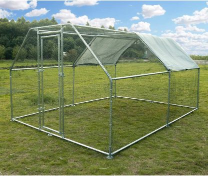 Dome-shaped chicken coop lockable door with UV protection cover