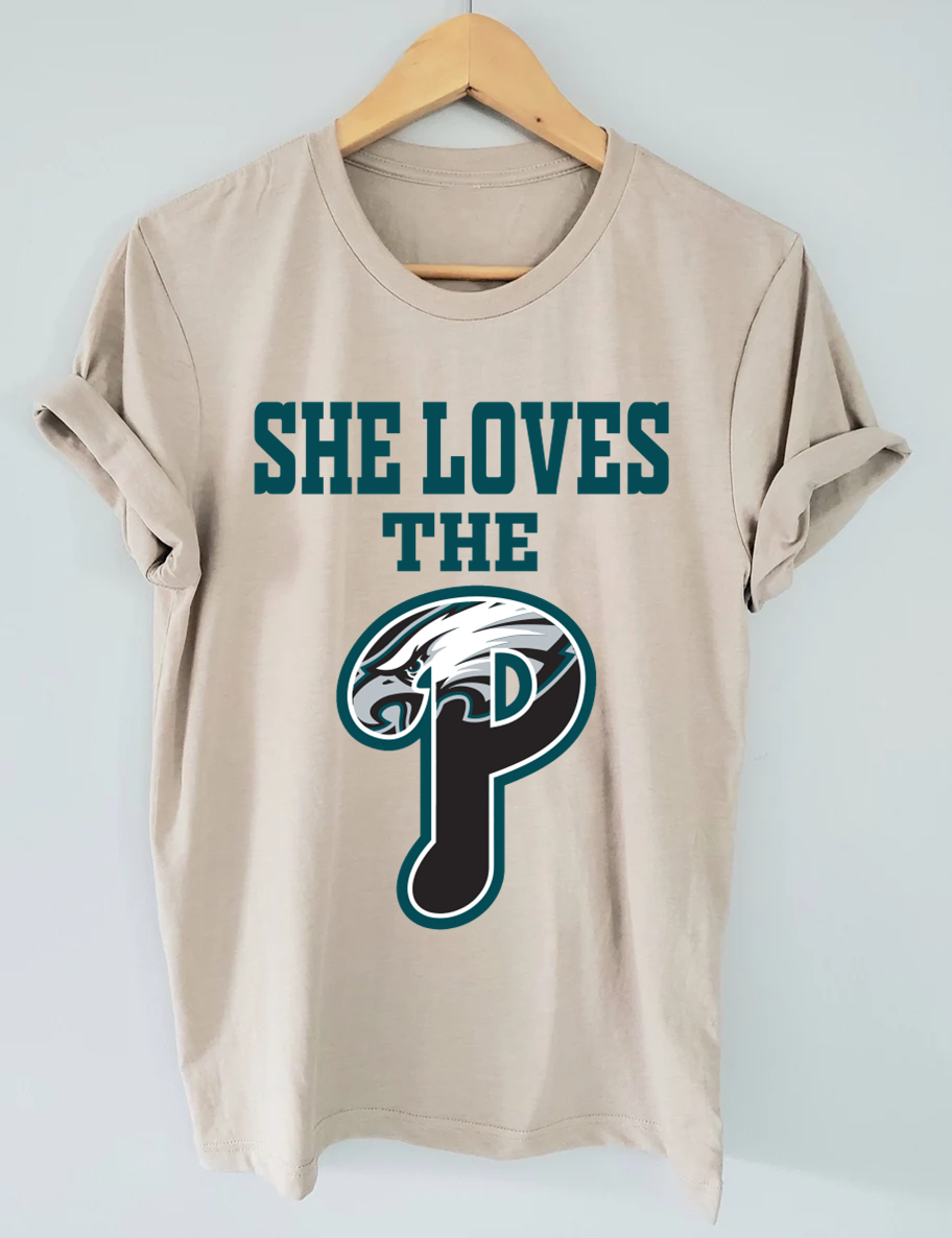 She Loves The Eagles Football T-Shirt