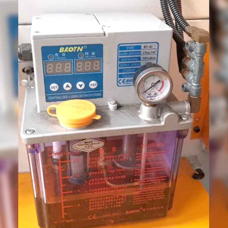 CNC Solid Wood Machining Center