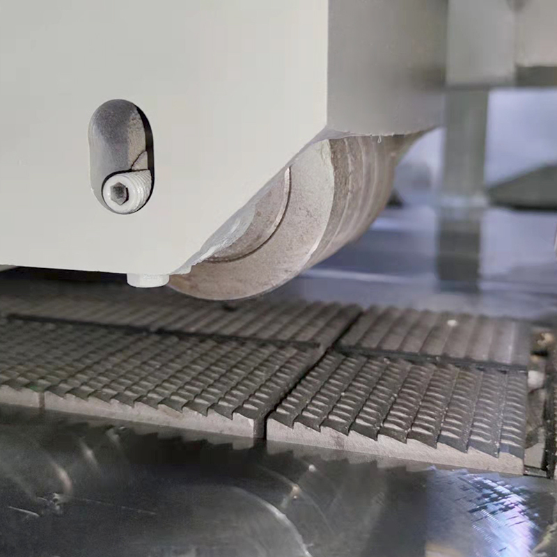 Single Rip Saw