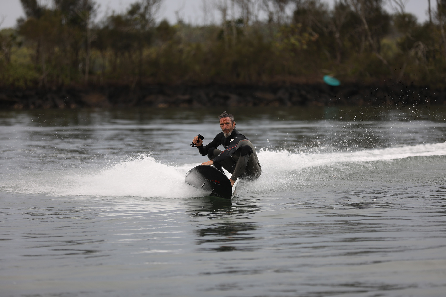 Unlimited surfing fun with electric surfboards