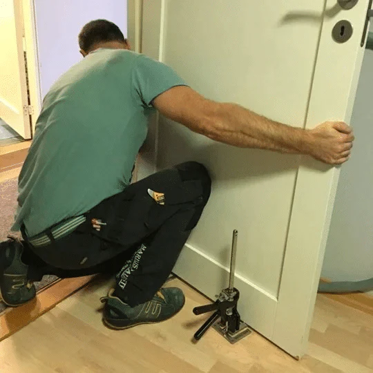 Multifunctional all-metal tile height adjuster labor saving arm