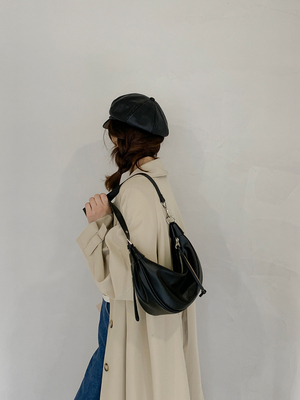 Chest Bag Croissant retro Everything casual black crossbody bag ladies