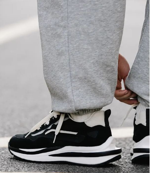 A variety of breathable low-top leather sneakers