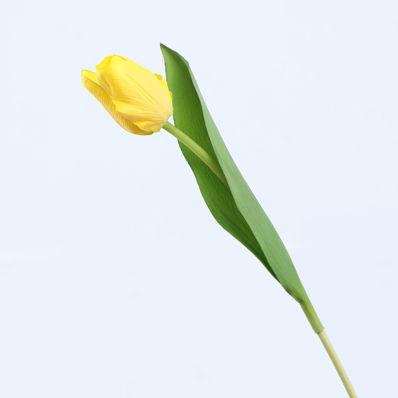 High-end artificial flowers feel moisturizing tulip