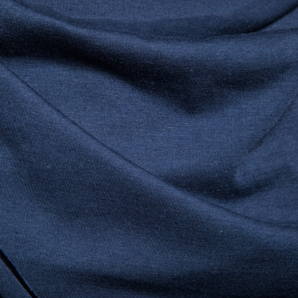 Mangas largas con capucha de diseño irregular para hombres de moda