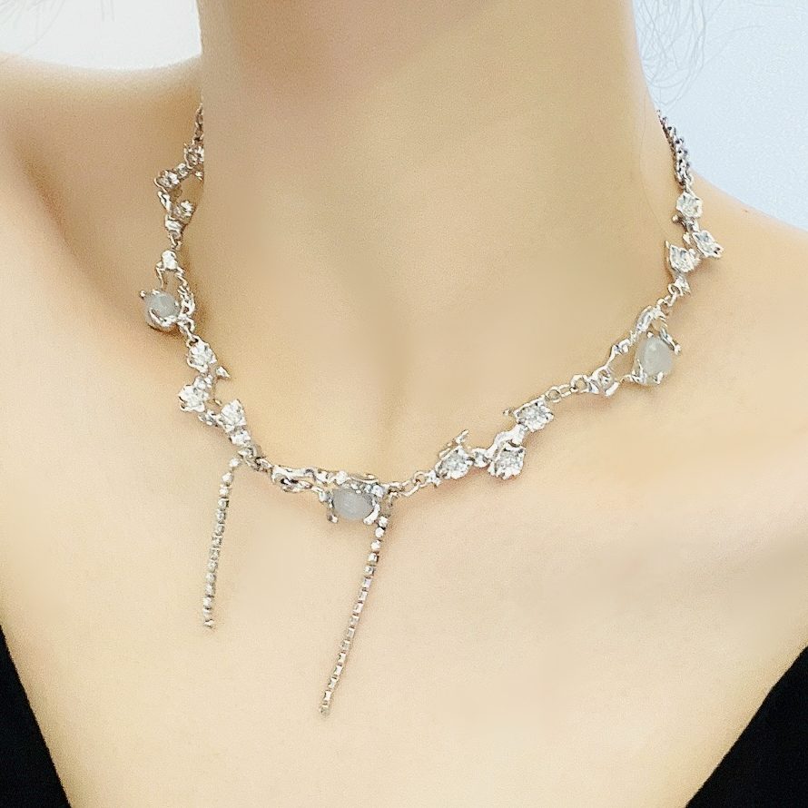 Moonstone Necklace | Jentle Jewelry | Trendy Designer Jewelry