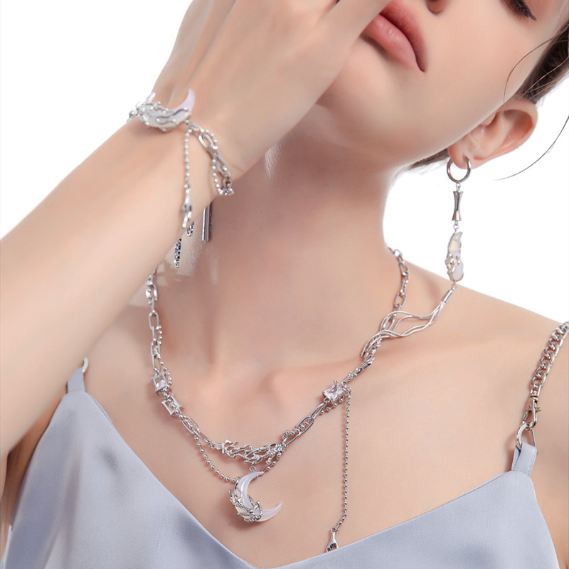 Moon Silver Necklace | Jentle Jewelry