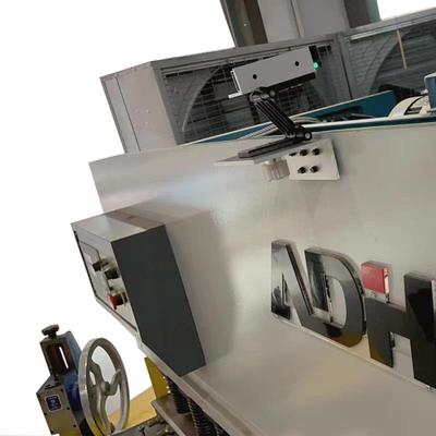 Magnetic laser alignment device of sheet metal shearing machine