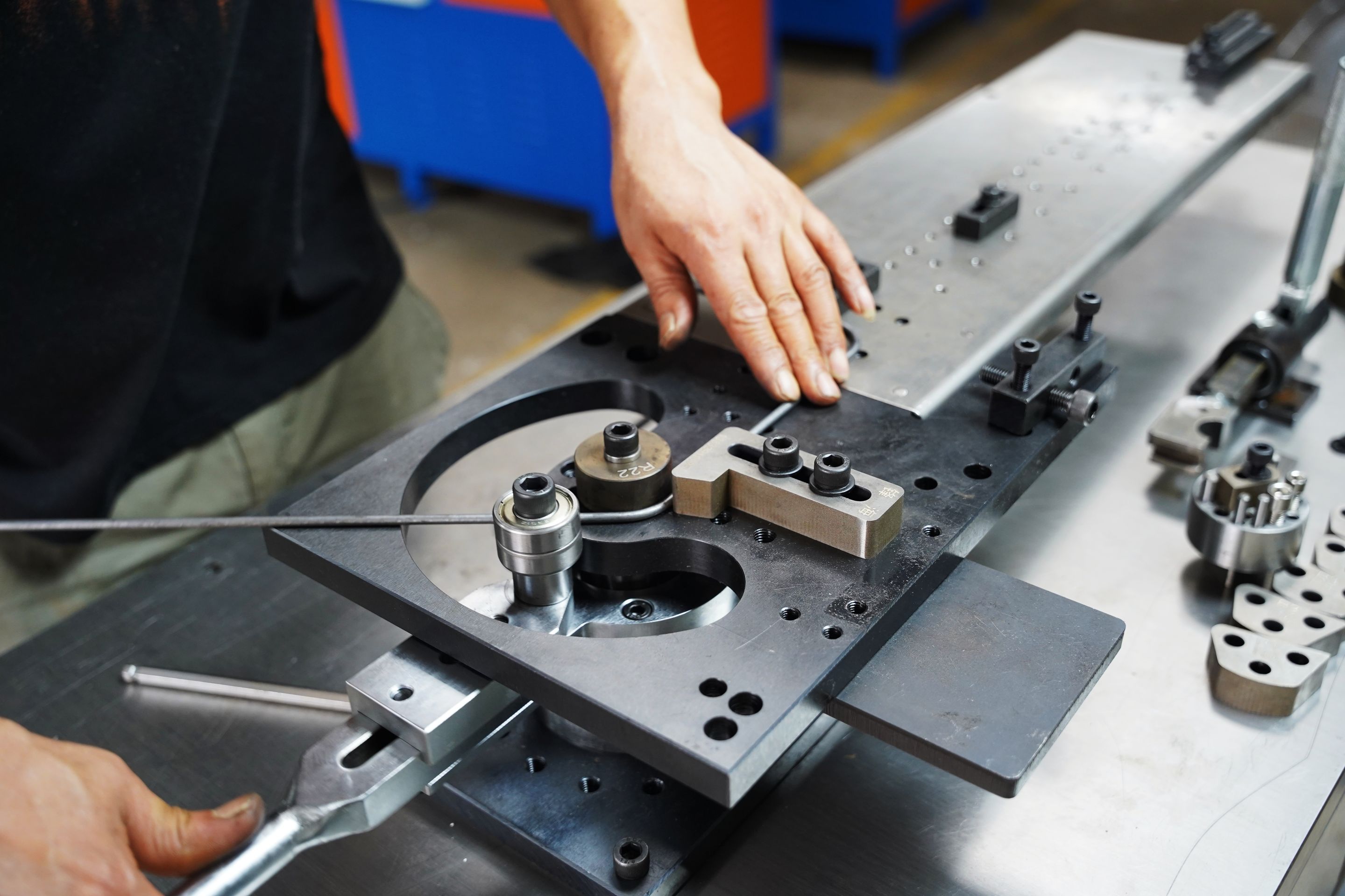 manual multifunction bender